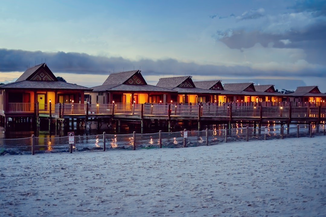 Disney Deluxe Resort and Deluxe Villas - Bungalows at Disney's Polynesian Village Resort